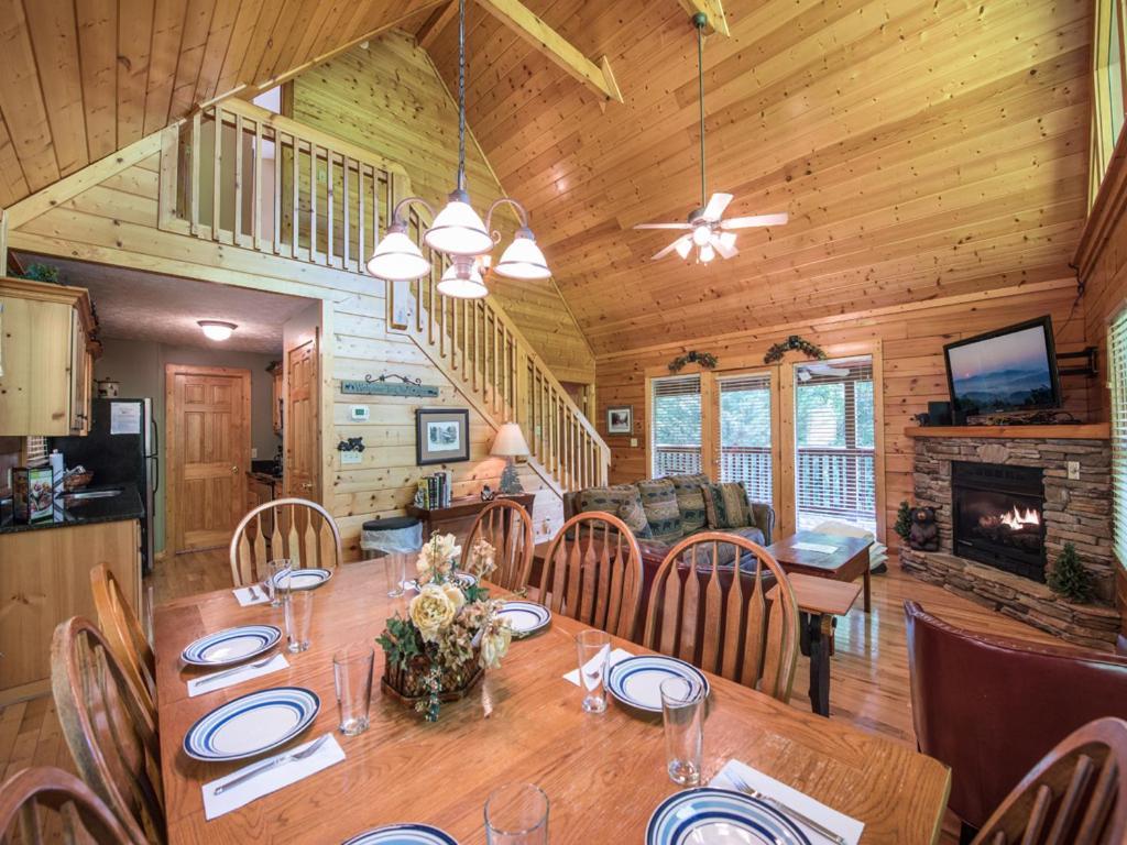 Bear'S Corner, 3 Bedrooms, Wifi, Pool Table, Hot Tub, Wifi, Sleeps 10 แกตลิงเบิร์ก ภายนอก รูปภาพ